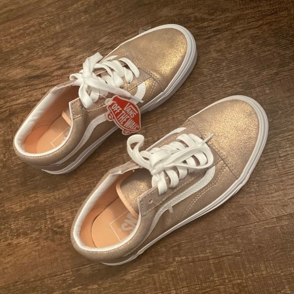 VANS - Picture 2 of 3